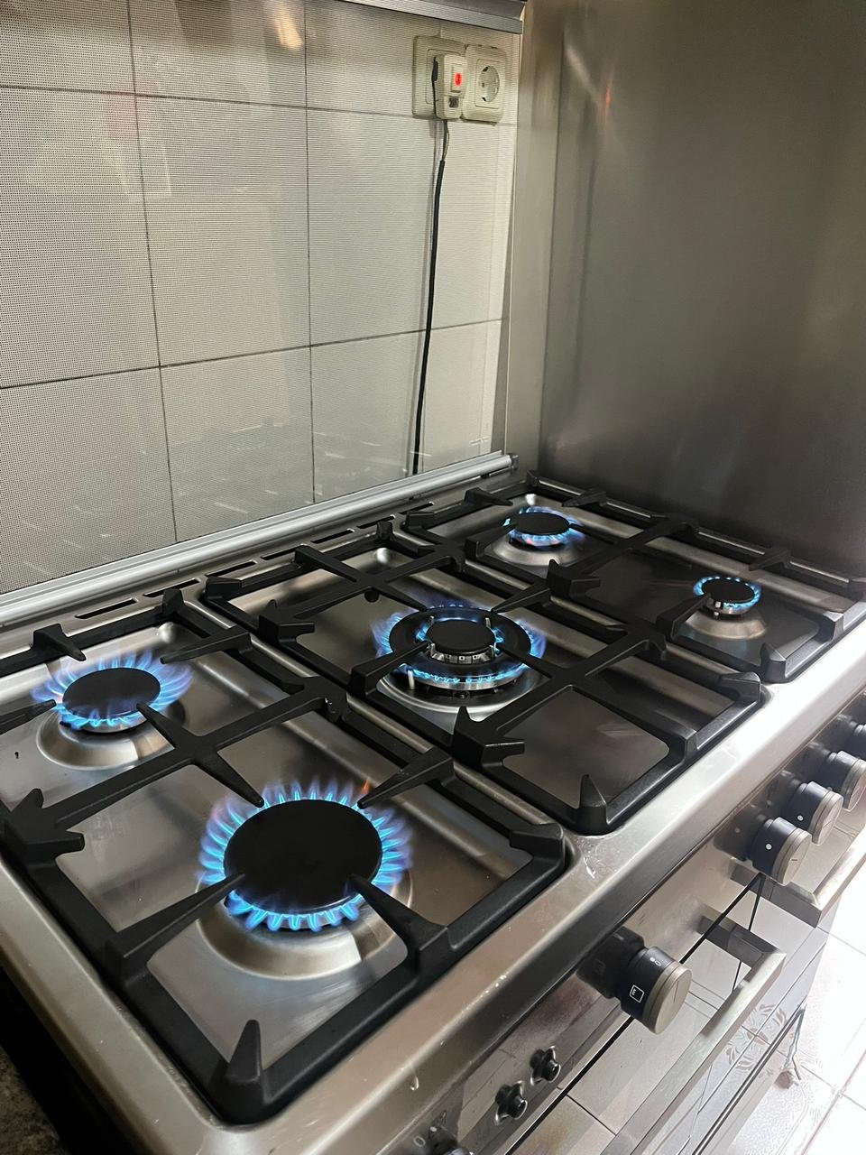 Perbaikan Freestanding Cooker Ariston di Seminyak